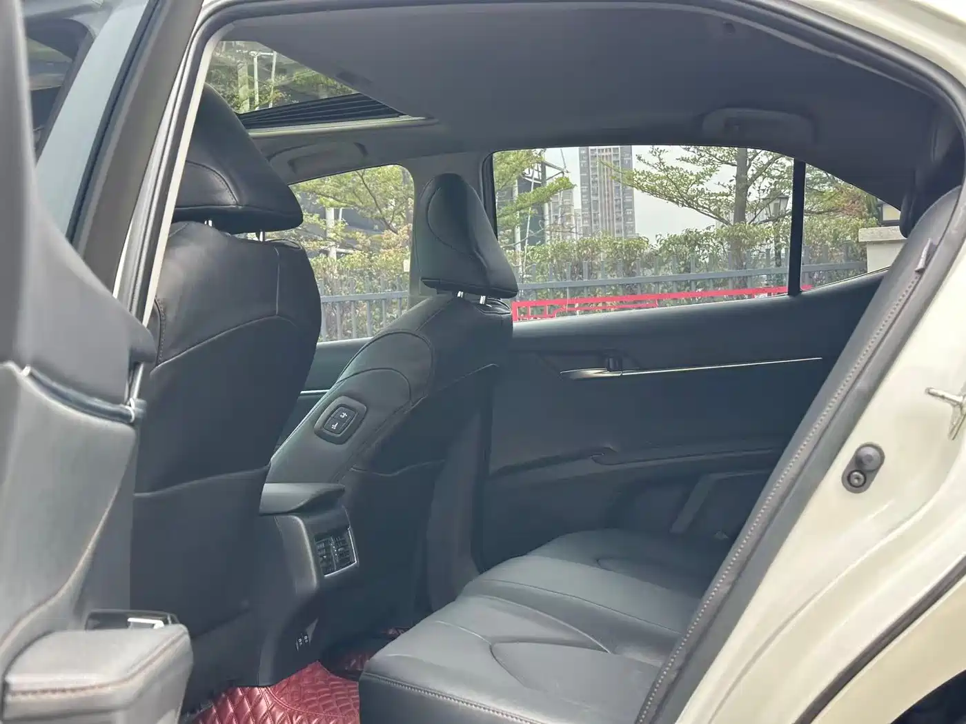 Toyota Camry 2021 2.0G Luxury Edition фото 13