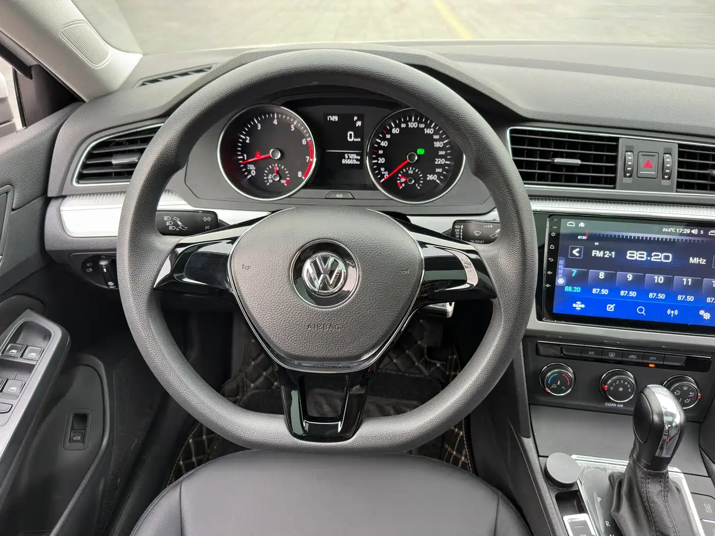 Volkswagen Lamando 2018 230TSI DSG Trend Edition фото 9