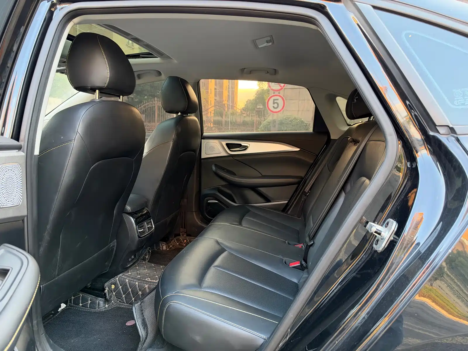 Фото 8 - Roewe i6 MAX