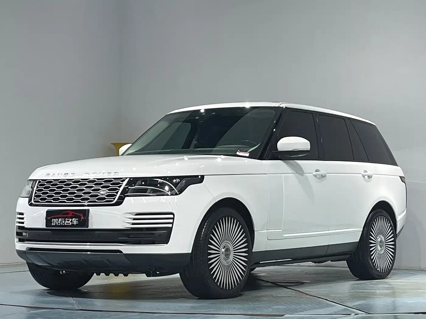 Land Rover Range Rover 2018 3.0 SC V6 Vogue Heritage Edition фото 2