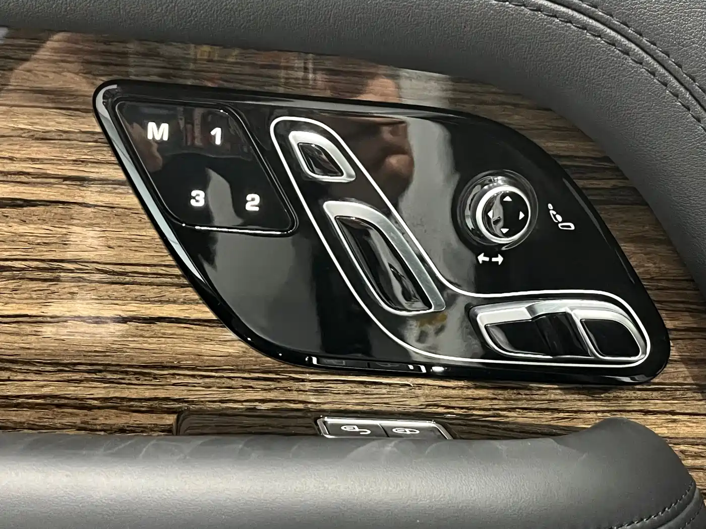 Land Rover Range Rover 2018 3.0 SC V6 Vogue Heritage Edition фото 10
