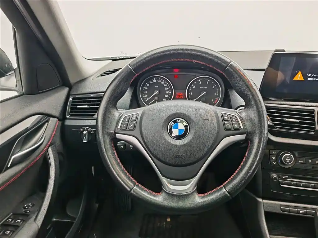 BMW X1 2013 sDrive18i Sport Design Package фото 11