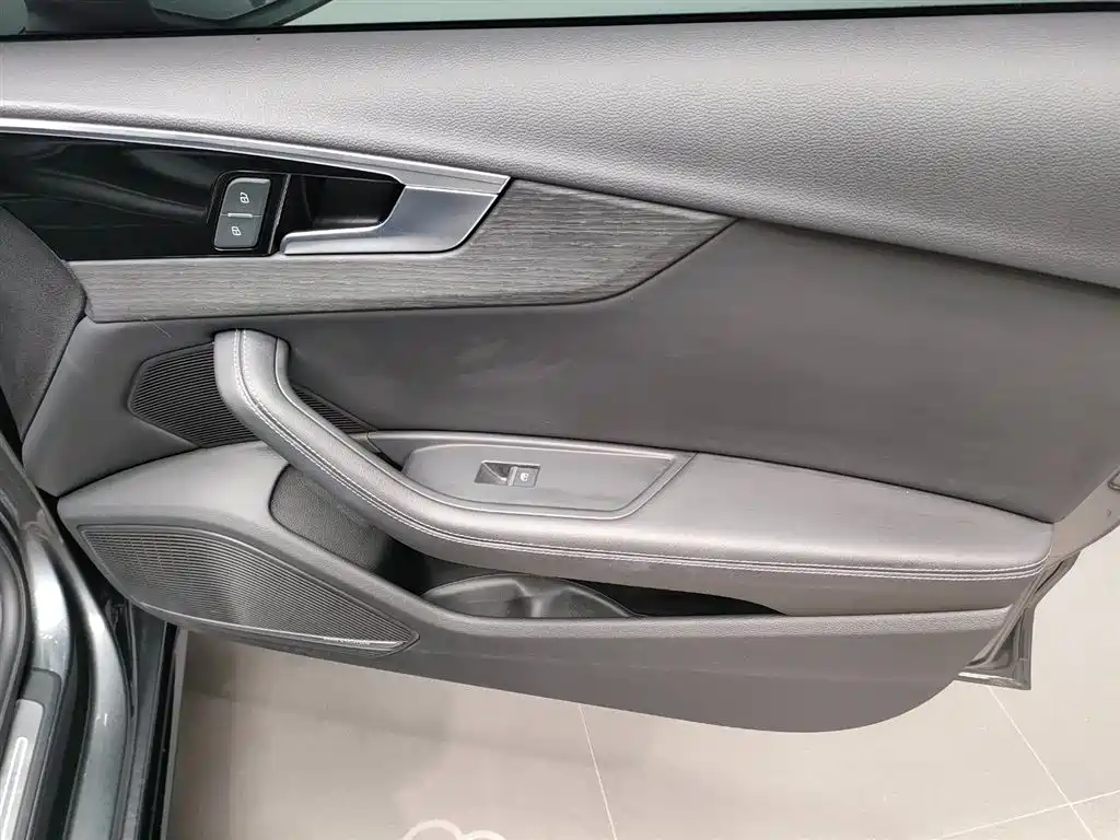 Audi A4L 2023 40 TFSI Bang&Olufsen Starlight Edition фото 24