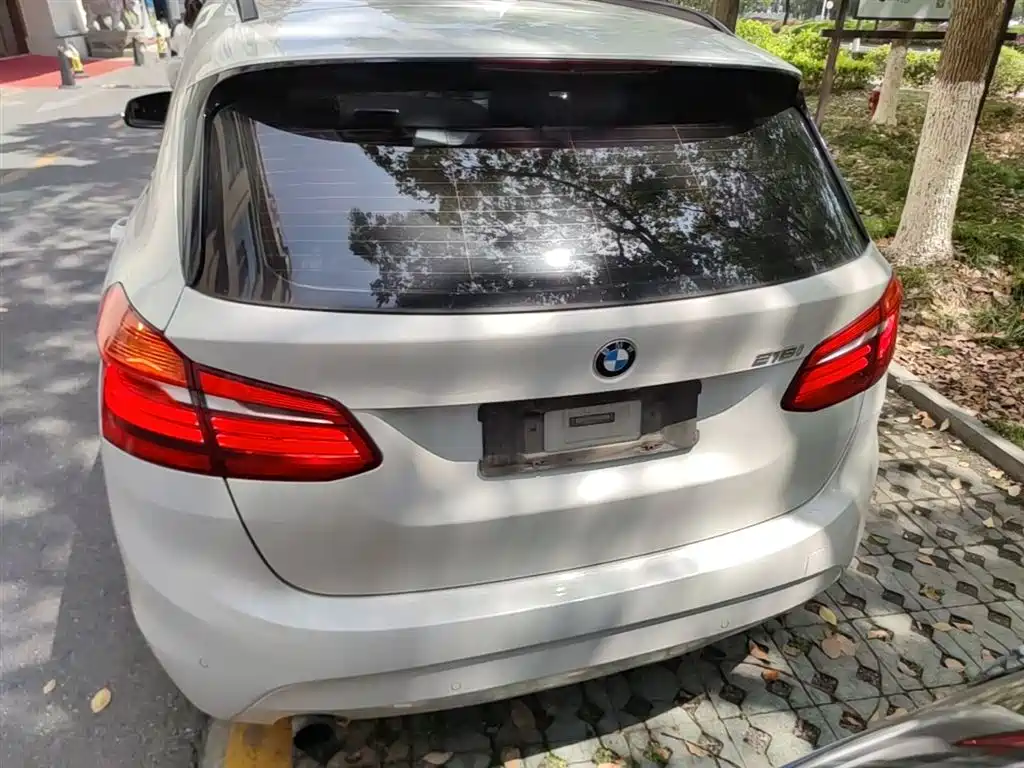 BMW 2 Series Touring 2016 218i Leading фото 6