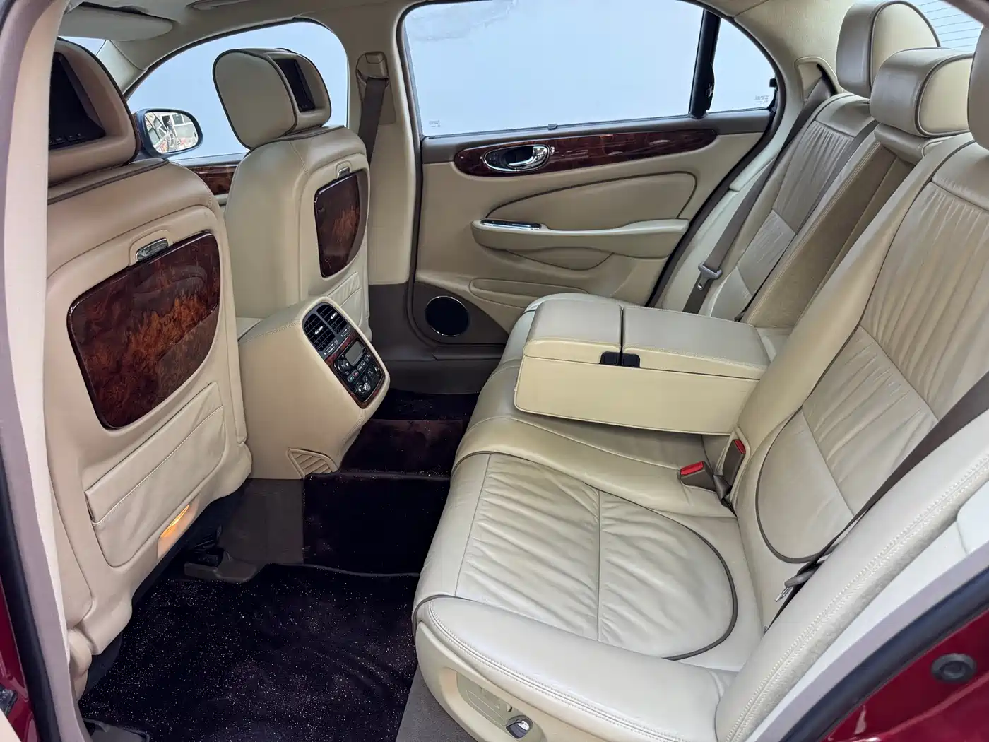 Jaguar XJ 2007 Model XJ6L 3.0 Royal Long Wheelbase фото 16