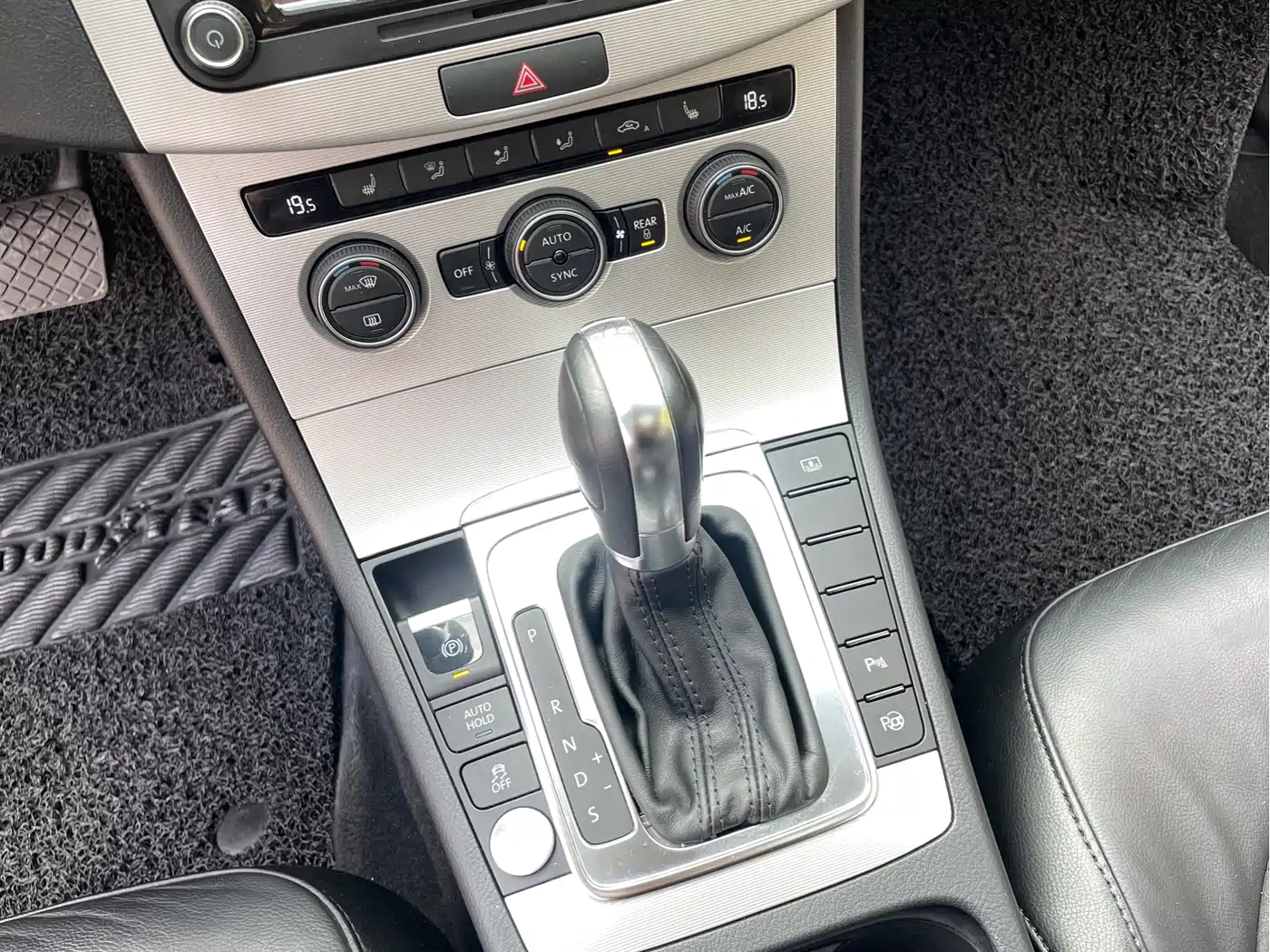 Volkswagen Magotan 2013 2.0TSI Premium фото 6