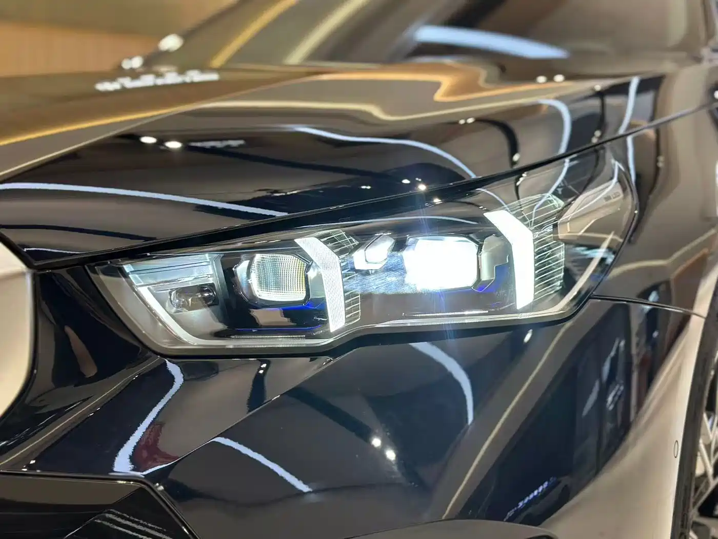 BMW 5 Series 2025 530Li Premium M Sport Package фото 4