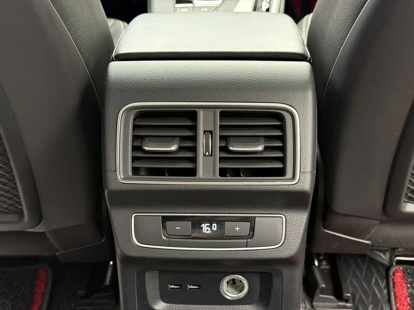 Audi Q5L 2020 Facelift 40 TFSI Honor Fashion фото 17