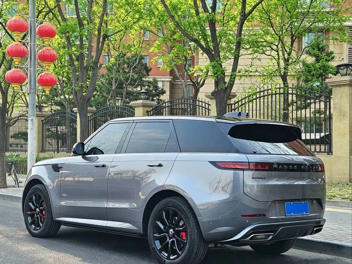 Land Rover Range Rover Sport 2023 400PS Dynamic SE фото 3