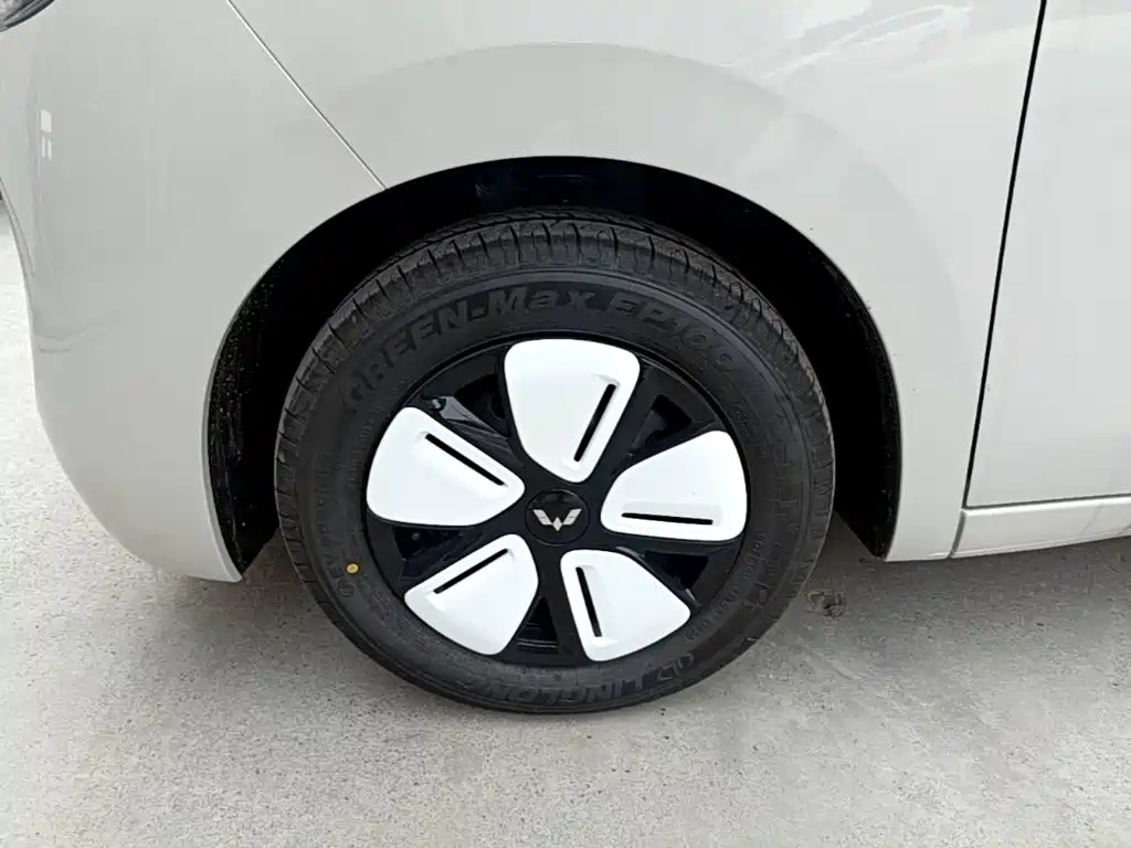 Wuling Motors Hongguang MINIEV 2026 2025 4-Door Advanced