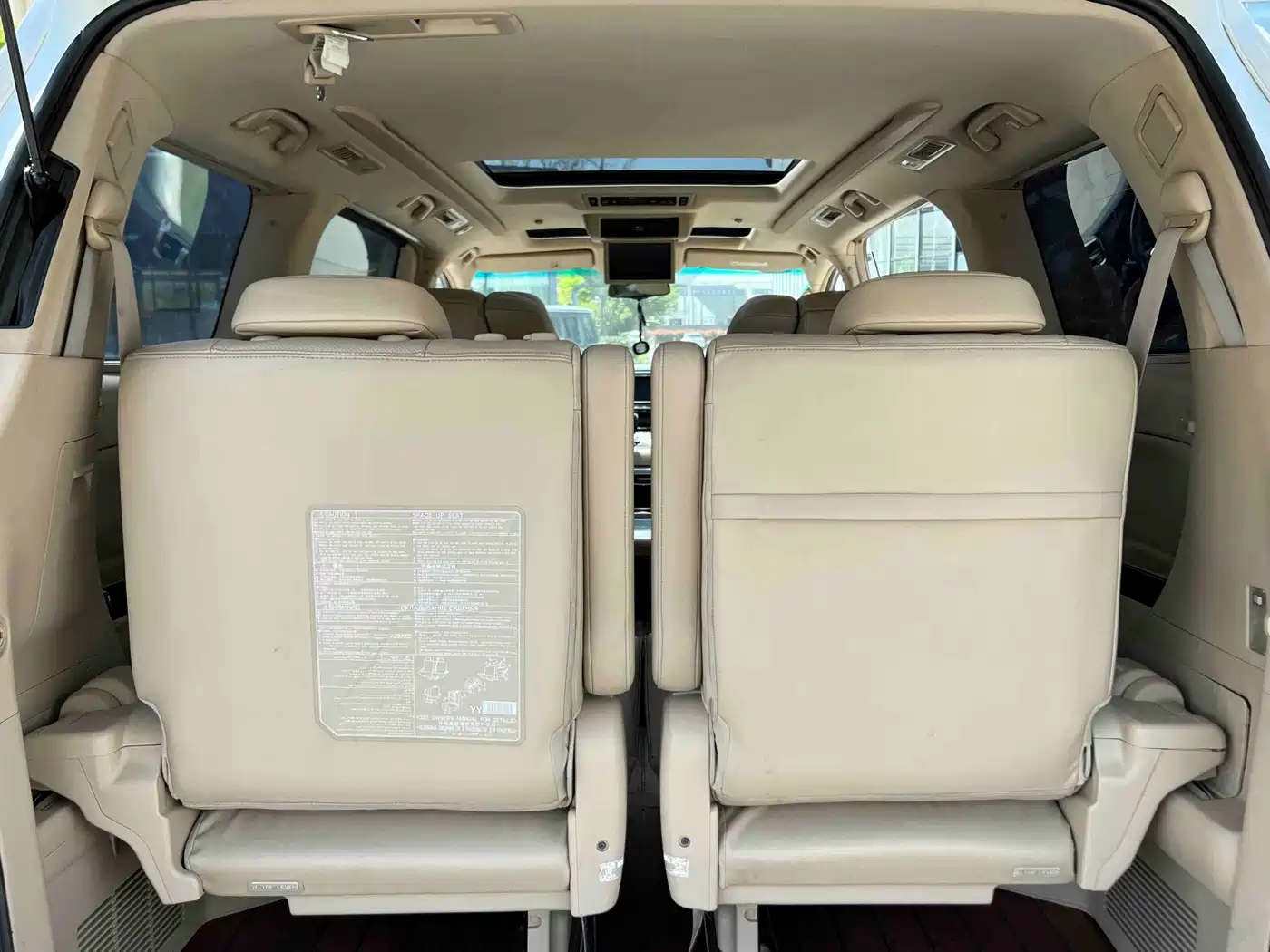 Toyota Alphard фото 12