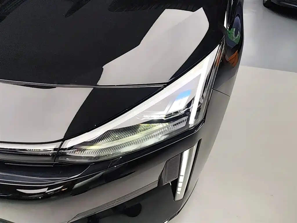 Geely Galaxy Galaxy L6 2024 125km PLUS Soaring Dragon Edition фото 24