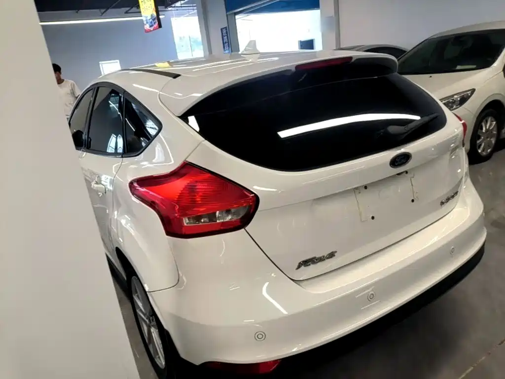Ford Focus 2019 2018 Hatchback Classic 1.6L Automatic Trend Smart Edition