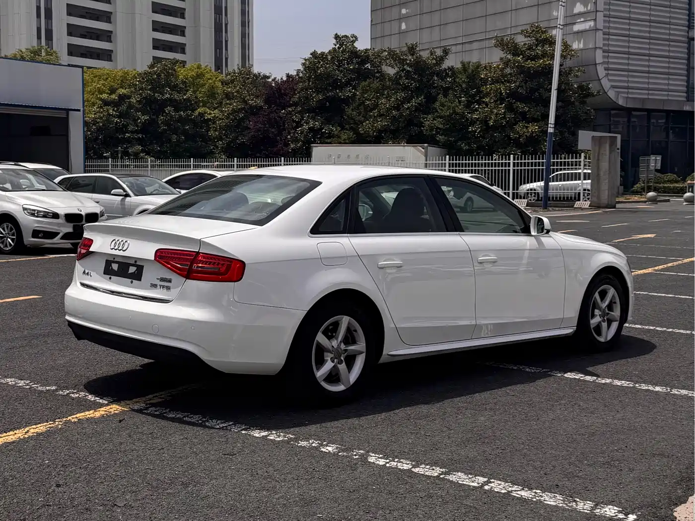 Audi A4L 2013 35 TFSI Automatic Standard фото 4