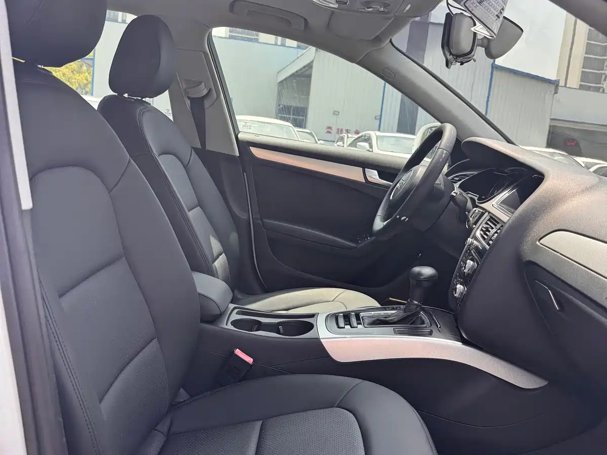 Audi A4L 2013 35 TFSI Automatic Standard фото 14