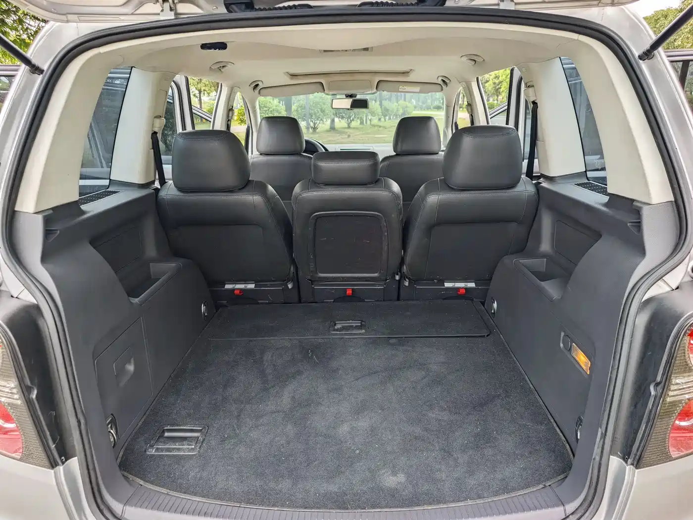Volkswagen Touran 2015 1.4T DSG Comfort Edition 5-seater фото 13