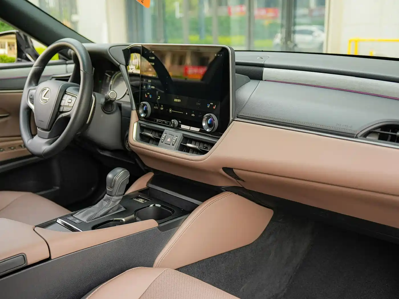 Lexus ES 2025 300h Ultimate Edition фото 12