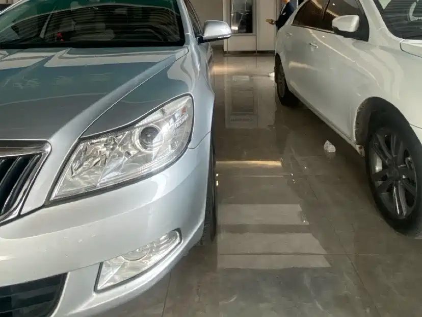 Škoda Octavia 2013 1.6L Automatic Prestige Edition фото 5