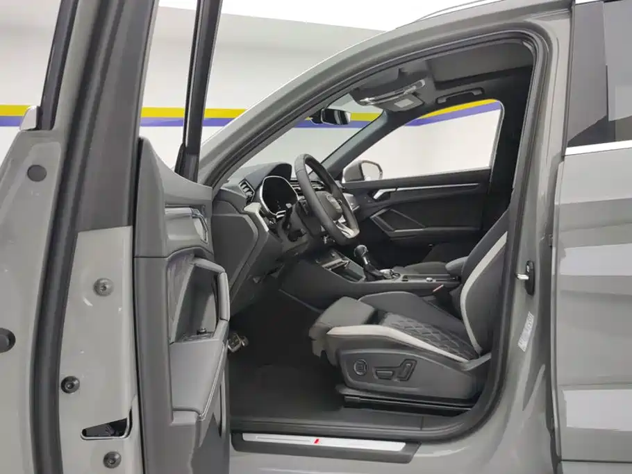 Audi Q3 2025 2024 35 TFSI Fashion Sport