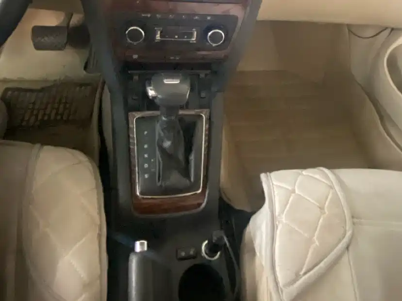 Škoda Octavia 2013 1.6L Automatic Prestige Edition фото 14