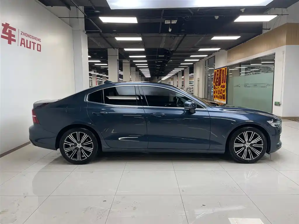 VOLVO S60