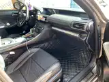 Photo 9 - Lexus IS