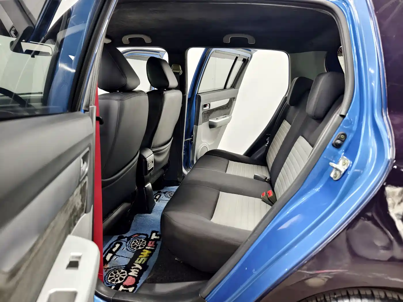 Suzuki Swift 2014 1.3L Manual Standard фото 12