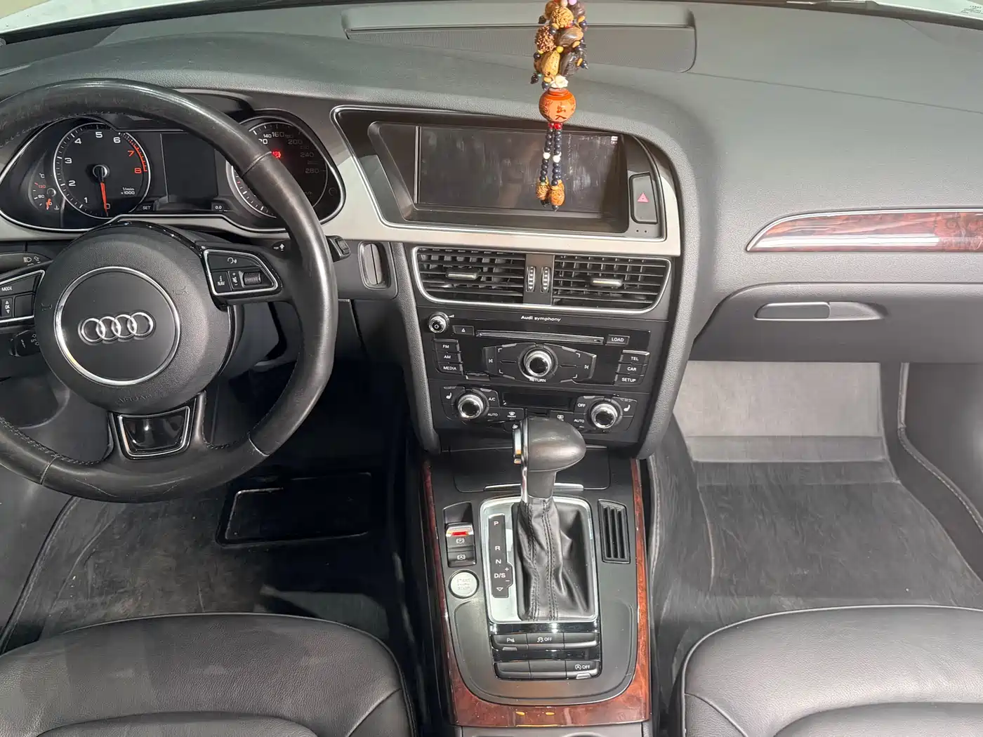 Audi A4L 2016 35 TFSI Collector's Edition S line Comfort фото 16