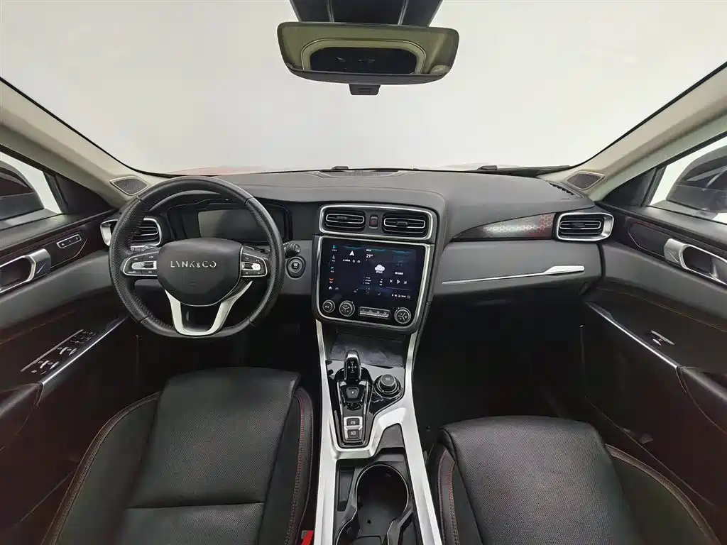 Lynk & Co 01 2019 2.0T AWD Pro Edition China VI фото 5
