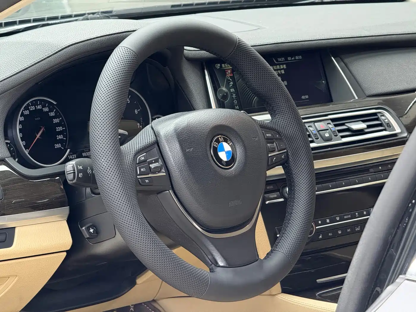 BMW 7 Series 2013 Model 740Li Leading фото 5