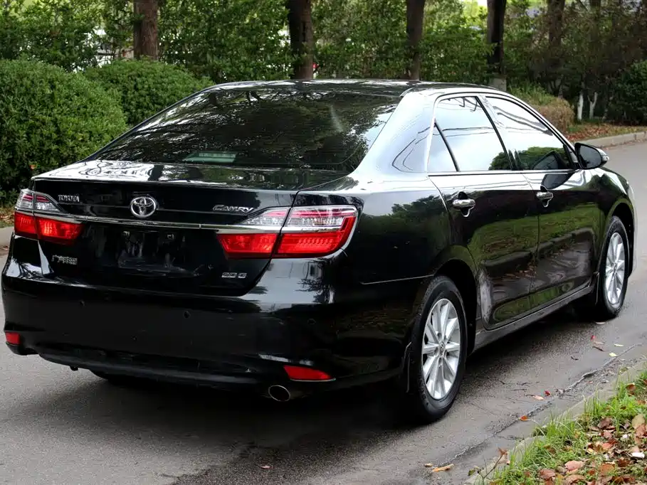 Toyota Camry 2016 2.0G 10th Anniversary Leading Edition фото 7