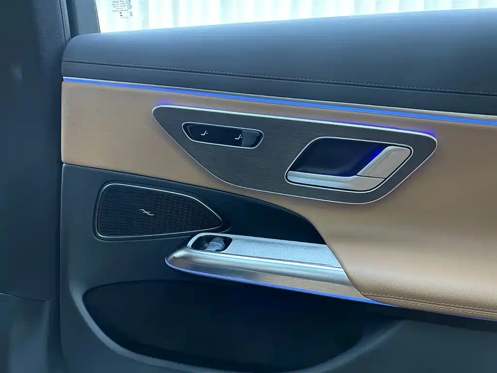 Mercedes-Benz E-Class New Energy 2024 E 350 e L Plug-in Hybrid Sedan фото 22