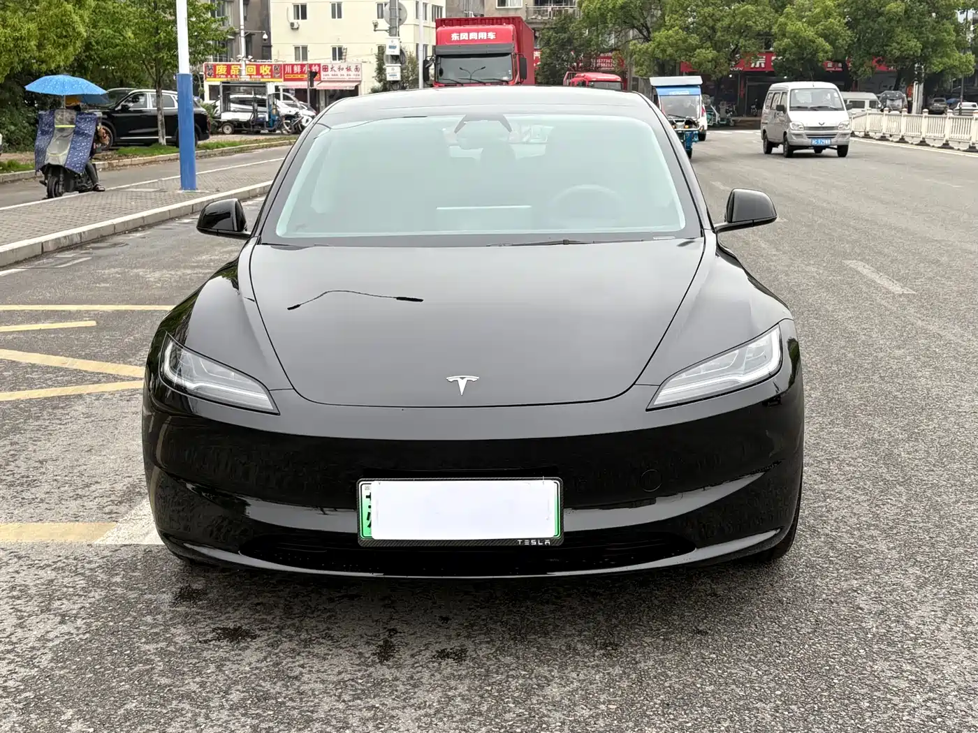 TESLA MODEL 3