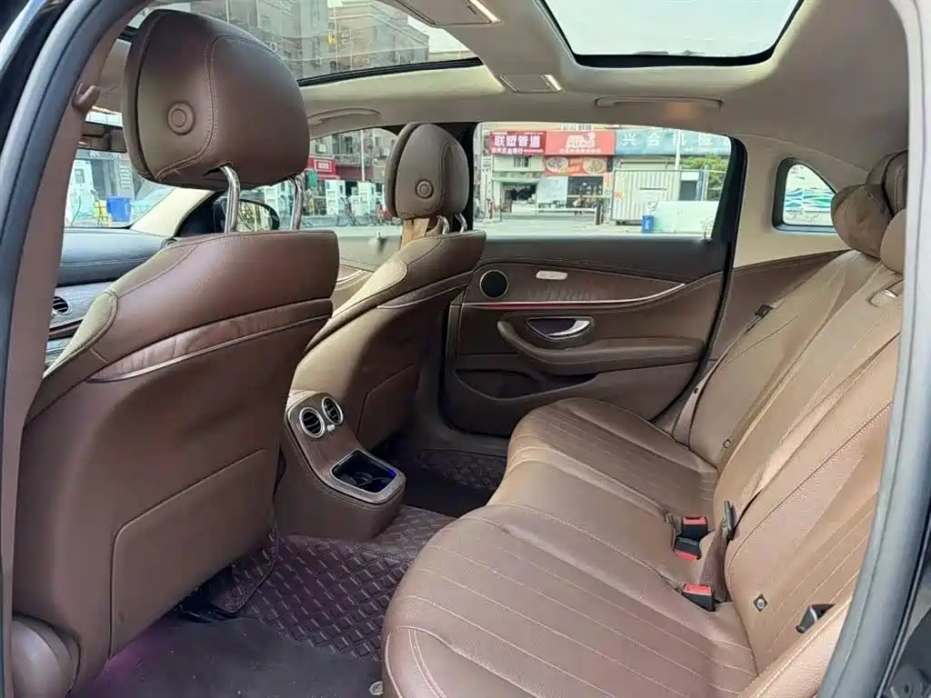 Mercedes-Benz E-Class 2022 E 300 L Fashion фото 4
