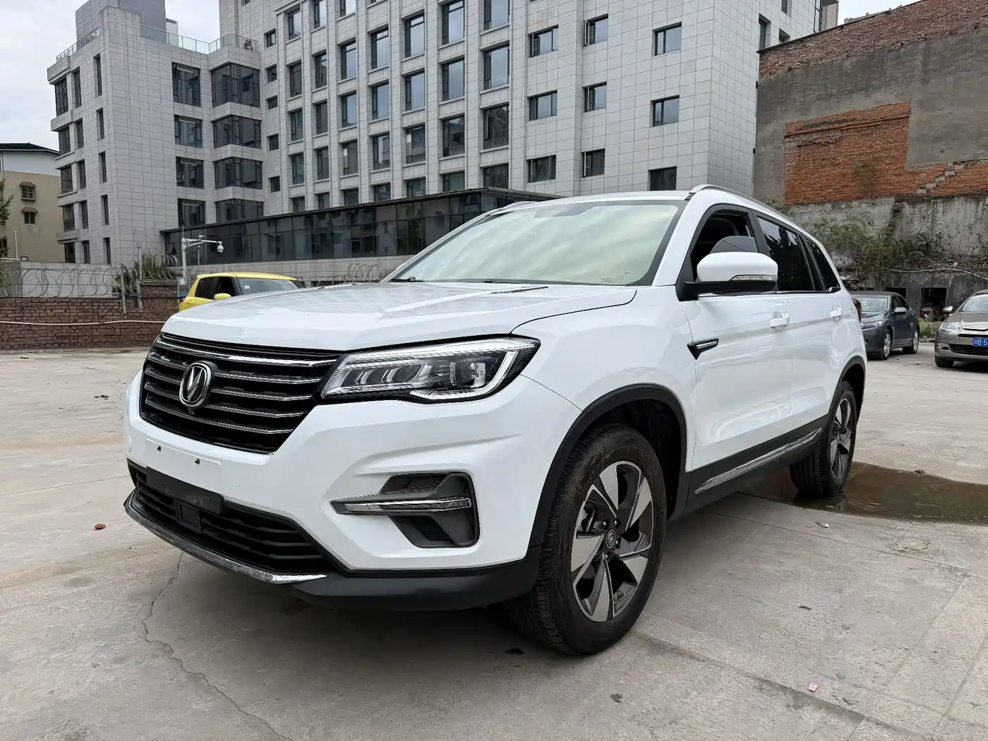 CHANGAN CS75