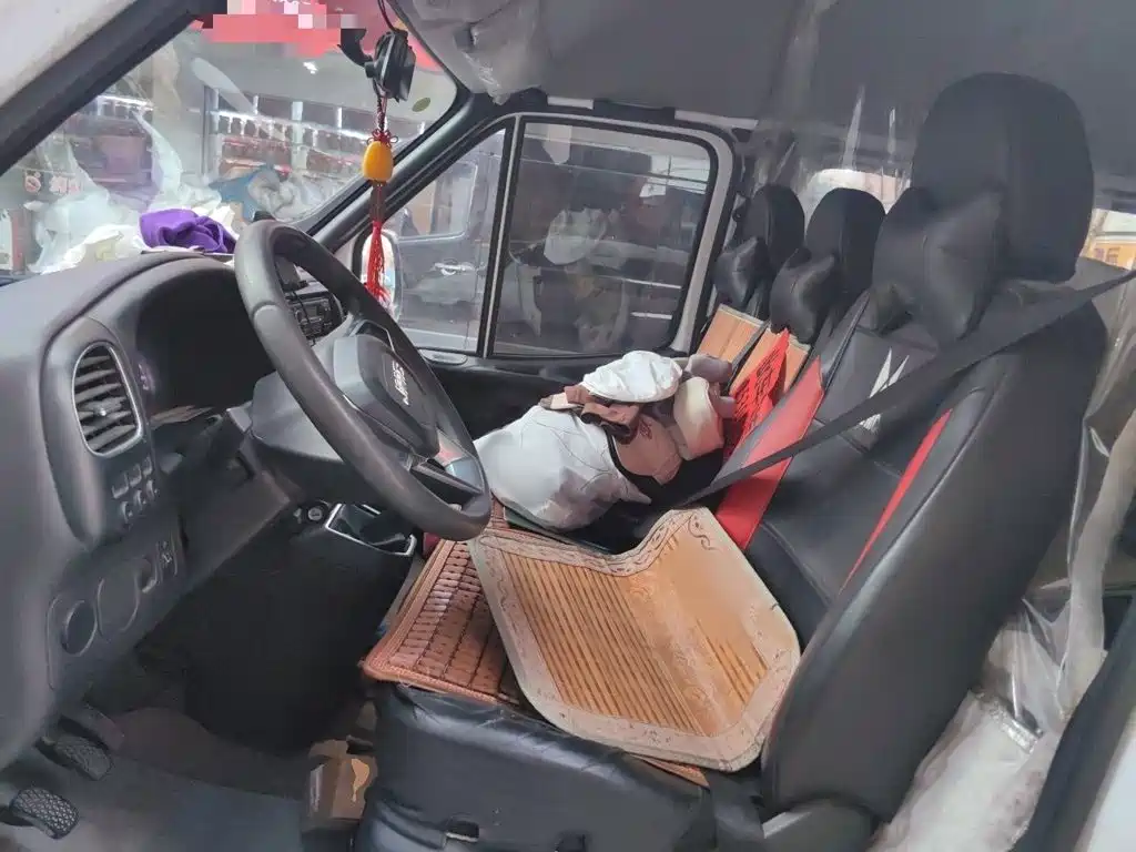 Jiangling Tesun 2023 2019 2.8T Commercial Short Wheelbase Medium Roof 6-Seater China VI JX493