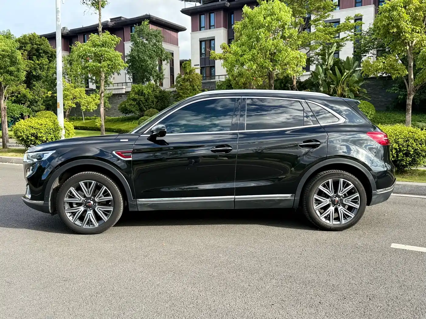 Hongqi HS5 2022 2.0T Smart Connect Flagship AWD Edition фото 4