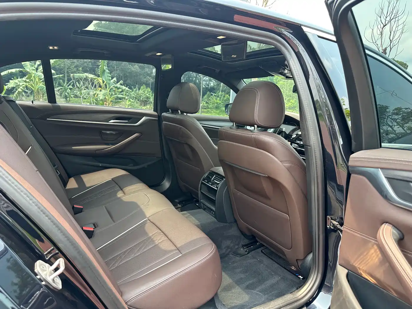 BMW 5 Series 2023 530Li Leading M Sport Package фото 10