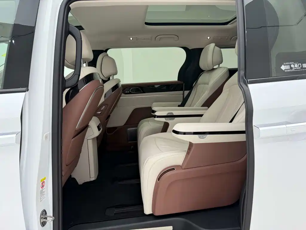 BYD Xia 2025 2025 DM-i 1.5T 180km Surpass Edition