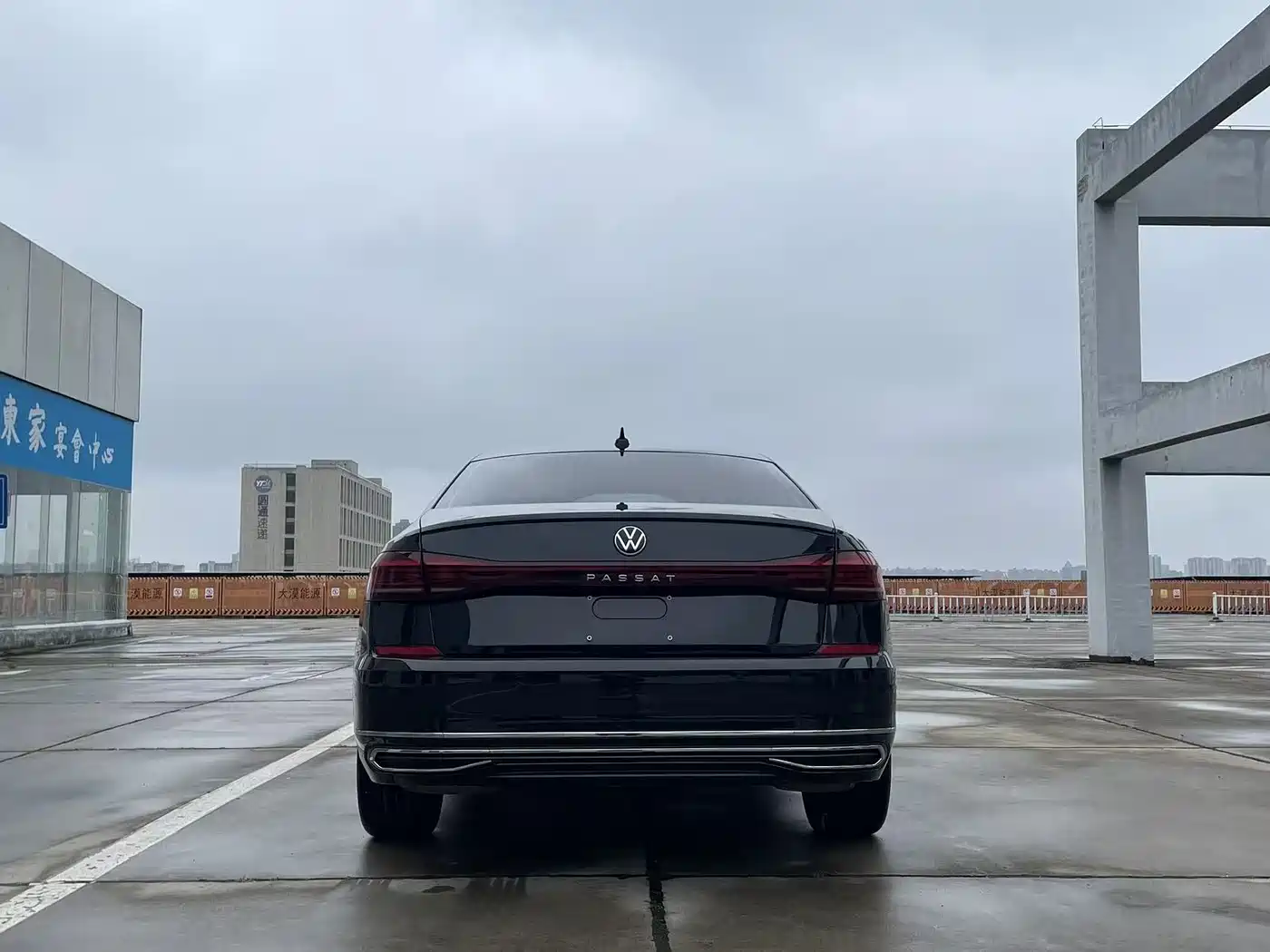 Volkswagen Passat 2025 Outstanding 380TSI Starlight Dragon Soaring Edition фото 8