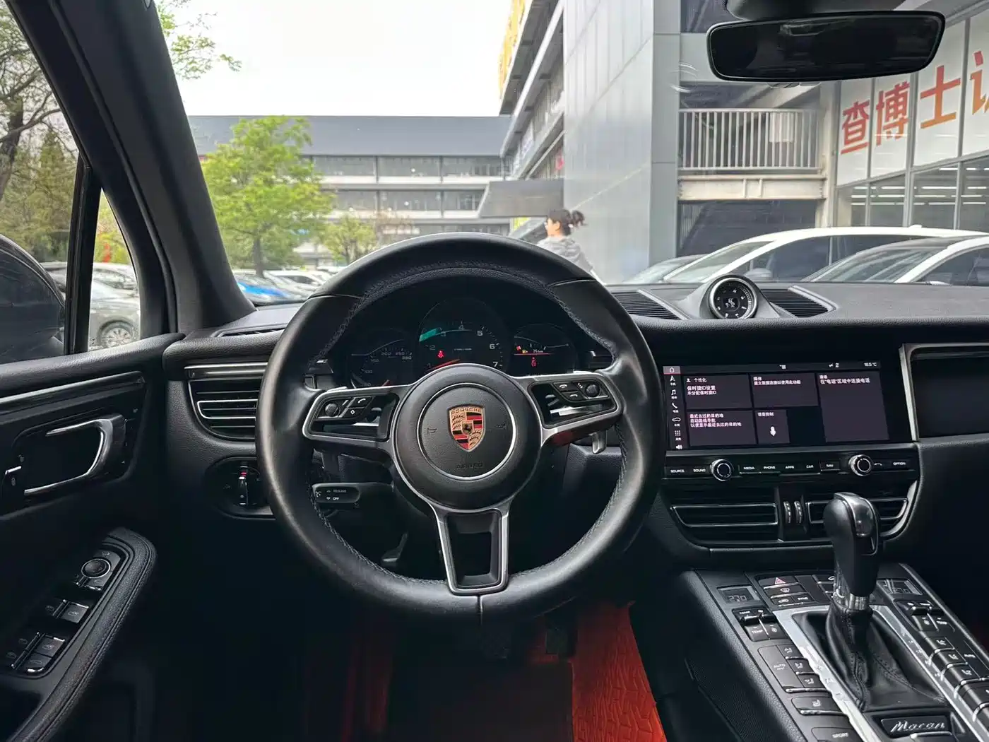 Porsche Macan 2018 Macan 2.0T фото 9