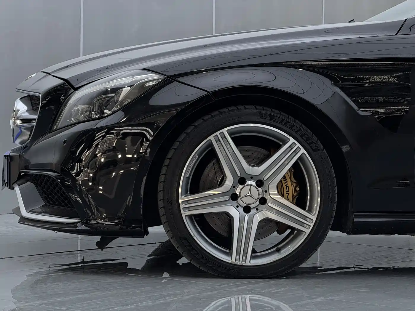 Mercedes-Benz CLS AMG 2012 AMG CLS 63 фото 8