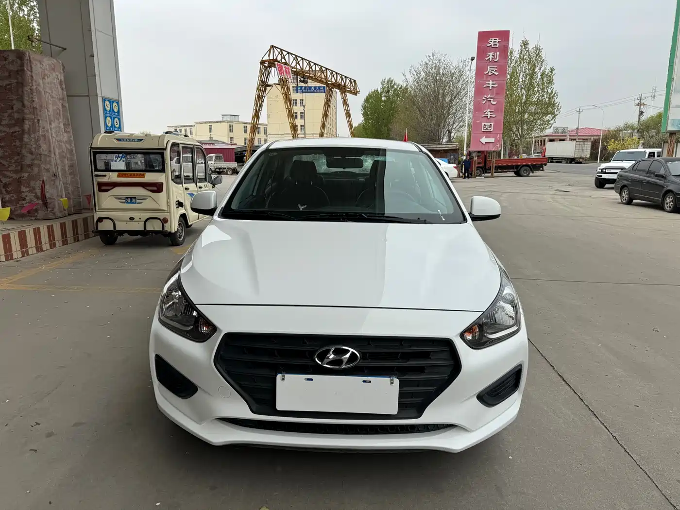 Hyundai Verna 2020 1.4L Manual GL Renewal Edition фото 2