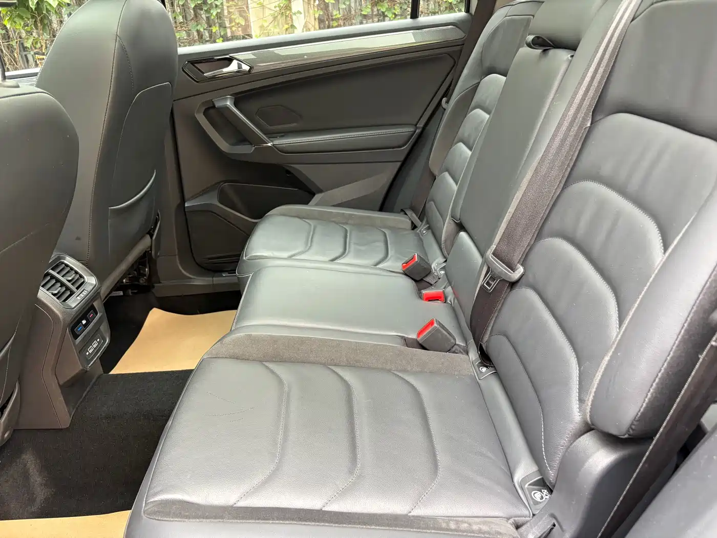 Volkswagen Tiguan L 2021 330TSI Automatic 2WD R-Line Premium фото 6