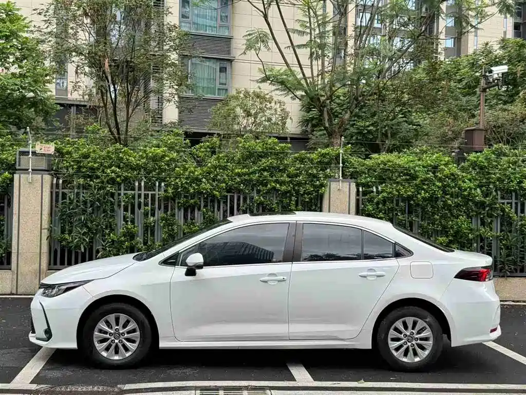 Toyota Corolla 2021 1.2T S-CVT Elite Edition фото 2