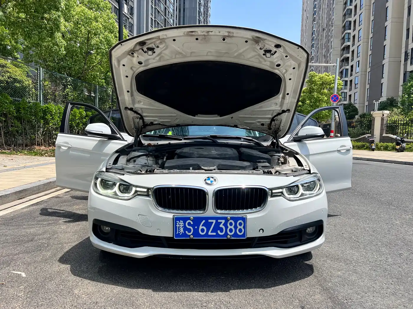 BMW 3 Series 2017 318i Fashion фото 24