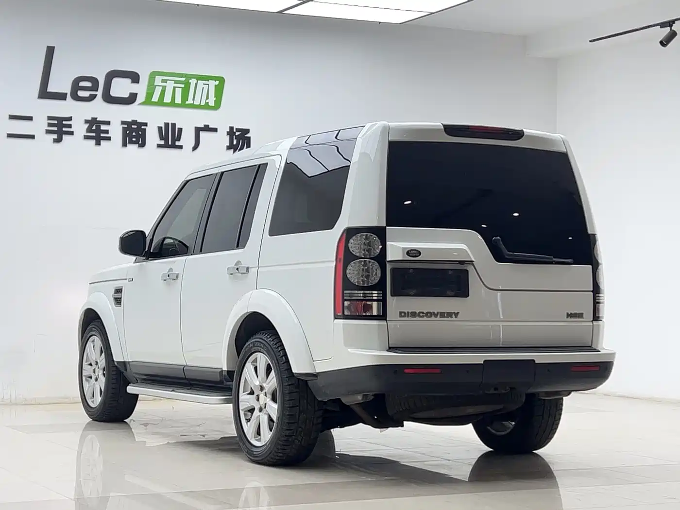 Land Rover Discovery 2014 3.0 SC V6 SE фото 14