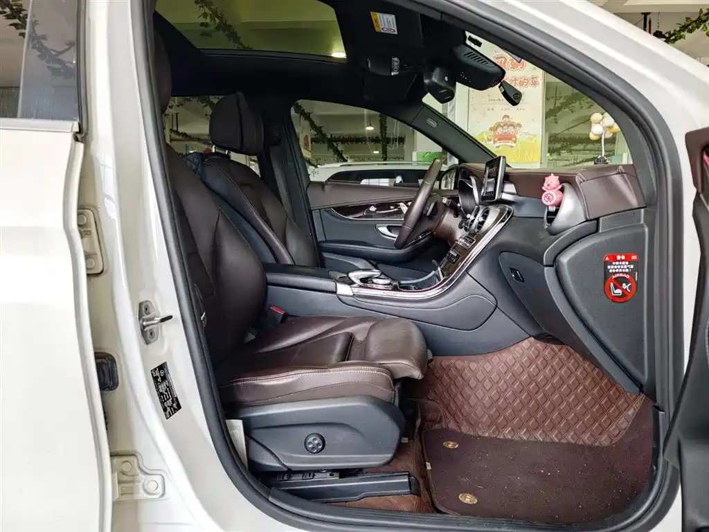 Mercedes-Benz GLC 2018 GLC 260 4MATIC Luxury фото 26