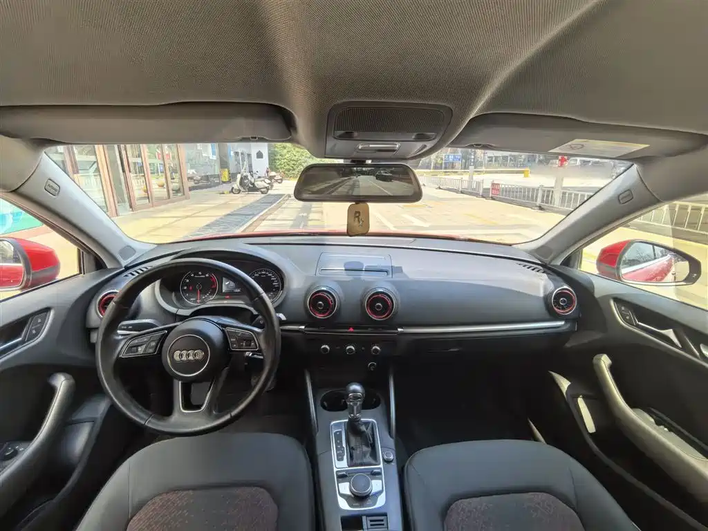 Audi A3 2018 30th Anniversary Sportback 35 TFSI Progressive фото 13