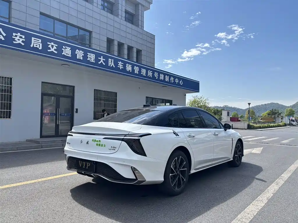 Hongqi H6 2024 Model 2.0T Elegance Edition фото 9